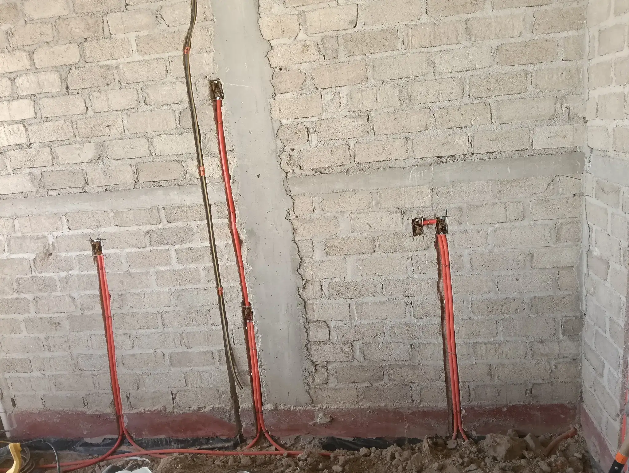 instalacion de electricidad en Plomeria General.webp